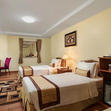 Grand Palace Hotel Γιανγκόν Εξωτερικό φωτογραφία
